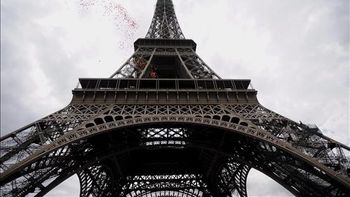 Torre eiffel arriba Torre eiffel arriba