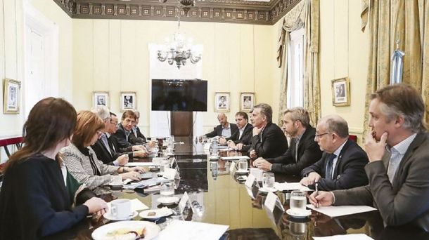 Cambiemos espera un informe clave para definir la candidatura presidencial de Macri