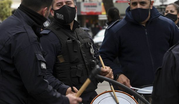 La Polic&iacute;a Bonaerense pidi&oacute; mejoras salariales