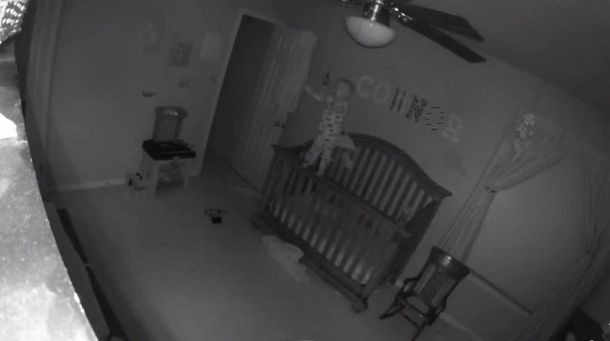 Pusieron una cámara en el cuarto de su bebé y vieron un evento escalofriante