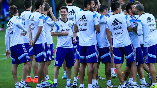 Argentina ya piensa en la final y entrena en Cidade do Galo