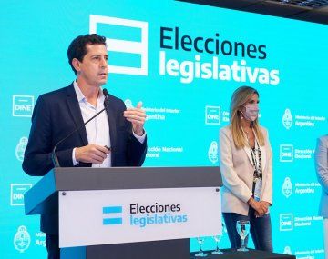 Ministro del Interior, Eduardo Wado de Pedro durante las elecciones legislativas - @wadodecorrido