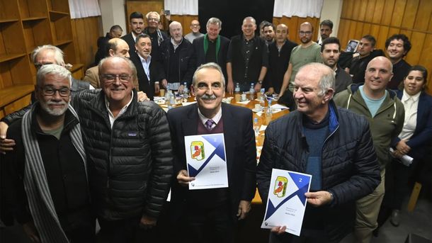 Guillermo Moreno y economistas del peronismo en el Palacio Barolo.
