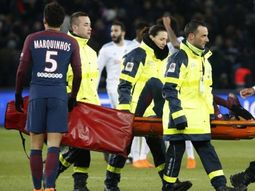 Así salía Neymar del campo de juego Así salía Neymar del campo de juego