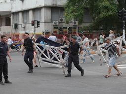 policias de la bonaerense piden $12.500 de bolsillo policias de la bonaerense piden $12.500 de bolsillo
