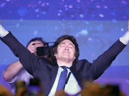 video: fanaticos libertarios hicieron viral un insolito himno a milei video: fanaticos libertarios hicieron viral un insolito himno a milei