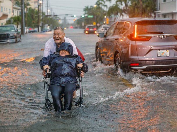 Inundación en Miami causó daños y caída de árboles