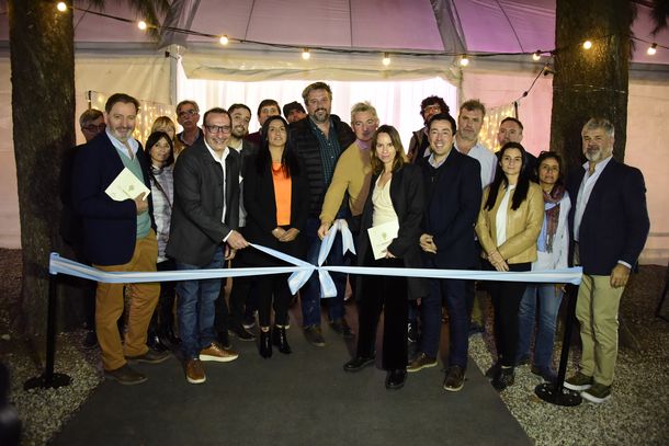 Luis Vivona presentó su nuevo libro en el 6to Encuentro de Productores Vitivinícolas de la Provincia de Buenos Aires