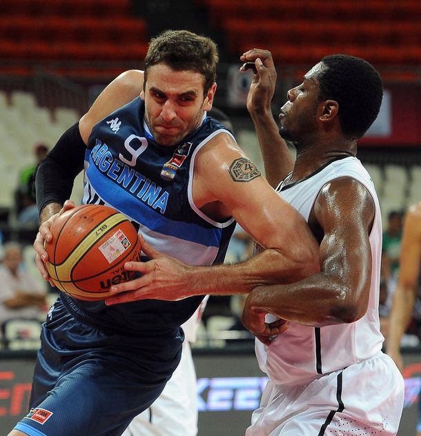 Perdió Argentina y peligra su pase al mundial de básquet