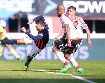 La pirueta de Blandi que abrió el marcador en el Nuevo Gasómetro