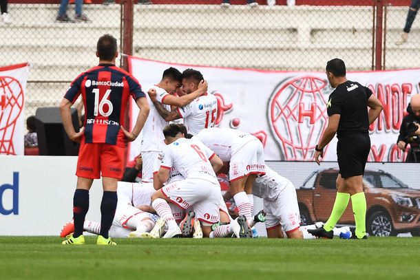 Huracán le ganó el clásico a San Lorenzo en la Superliga