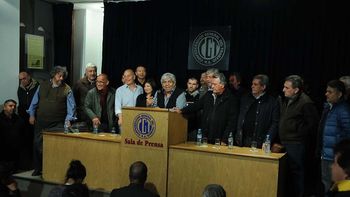 moyano dijo que no podra evitar los piquetes y pidio que no haya violencia moyano dijo que no podra evitar los piquetes y pidio que no haya violencia