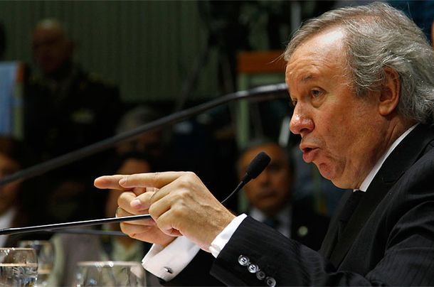Peralta calificó de irracional el paro de policías santacruceños