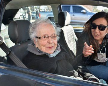 San Juan: recibió la segunda dosis de la vacuna Sputnik V en su cumpleaños número 100