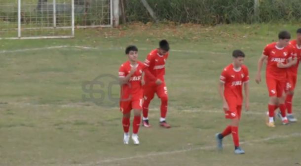 El gol de Benjamín Agüero en el triunfo de la Octava de Independiente ante Huracán