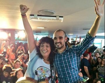 Así fue el show de Abel Pintos y Rosana en el subte