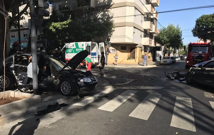 Dos autos chocaron en Palermo.