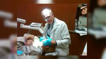 Le sacó 10 dientes a un paciente Le sacó 10 dientes a un paciente