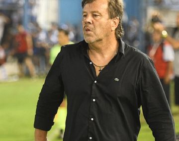 Estudiantes habría contactado a un DT en actividad