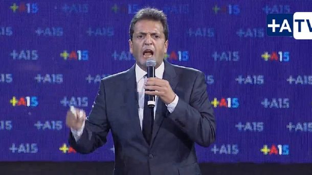 Massa cierra su campaña con otra promesa: eliminar el impuesto a las Ganancias