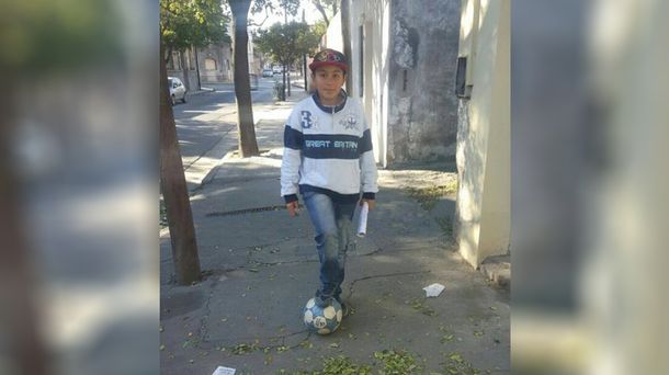 Un nene sortea torta, fernet y gaseosa para poder comprarse unos botines