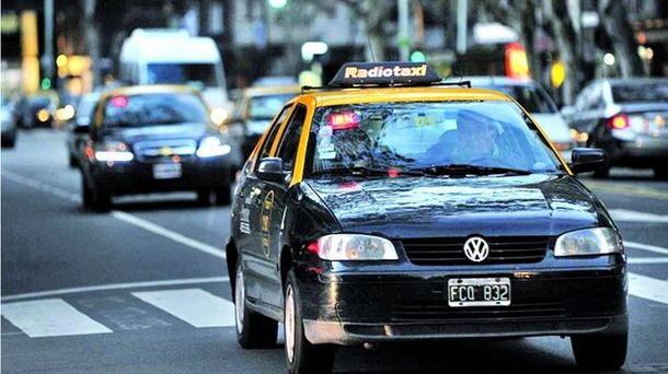 #ParoDeTransporte: taxistas denunciaron ataques de patotas en Córdoba y Pueyrredón