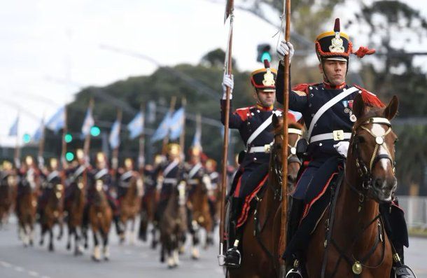 Habrá desfile militar el 9 de Julio