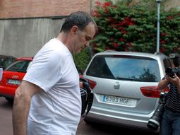 bielsa se presento a entrenar al athletic y hay alivio en bilbao bielsa se presento a entrenar al athletic y hay alivio en bilbao