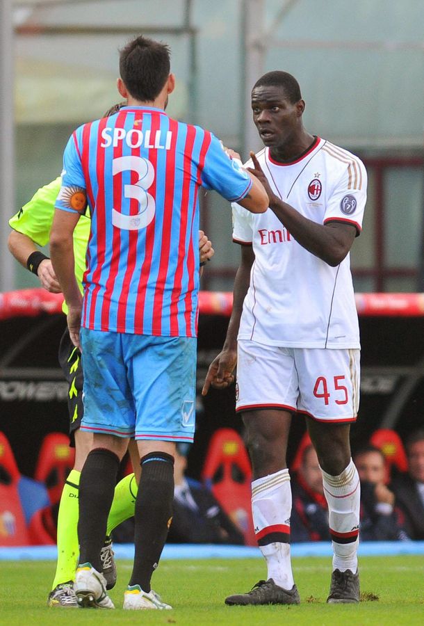 Mario Balotelli y Nicolás Spolli