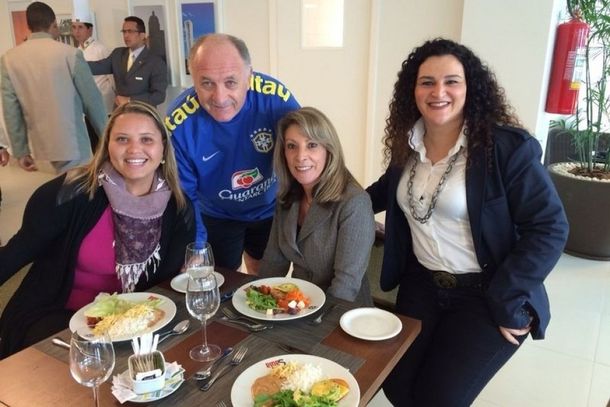 Brasil sigue en shock: Scolari llamó de urgencia al cuerpo de psicólogas antes de Colombia