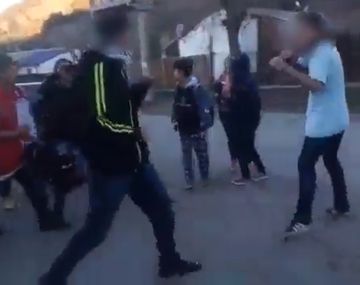 Se peleó con otro estudiante y sacó un cuchillo