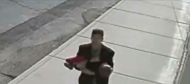 Mirá el video de cómo dos chicos salvan a su hermanito de ser secuestrado