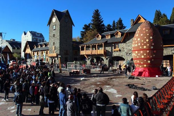Huevo de Pascua gigante en Bariloche - abril 2012