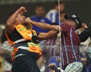 Incidentes en Brasil: un hincha de Godoy Cruz sufrió fracturas y será operado