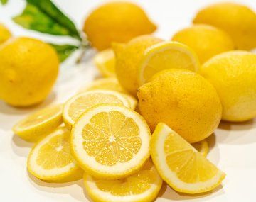 ) Truco casero: el paso a paso para terminar con los olores fuertes de la cocina