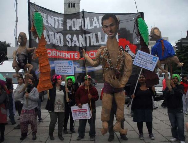 Vecinos de La Plata marcharon a un mes de la trágica inundación