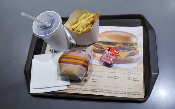 Delicioso y punto, la nueva cadena rusa de fast food que reemplaza a los arcos dorados