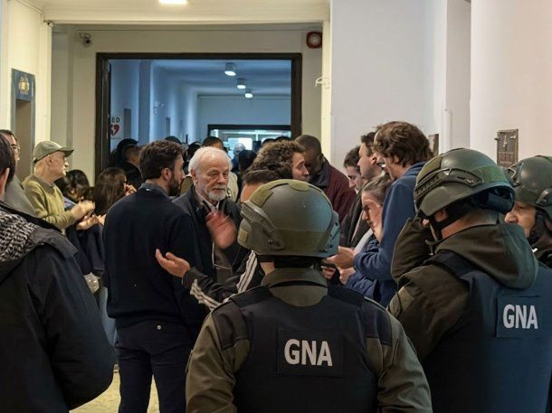 Así fue el violento desalojo de trabajadores en la CNEA por parte de la Gendarmería