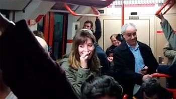 video: una motorman se olvido de apagar el microfono y revelo que es infiel en pleno subte video: una motorman se olvido de apagar el microfono y revelo que es infiel en pleno subte