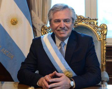 El presidente en su primera foto sentado en el sillón que usara su antecesor Julio Argentino Roca