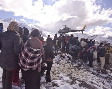 Murieron 17 montañistas y 5 están desaparecidos por tormenta en el Himalaya