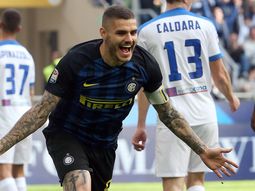 El delantero brilló y su mujer no se calló El delantero brilló y su mujer no se calló