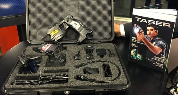 ¿Cómo funcionan las pistolas Taser que quiere incorporar el gobierno de Macri?
