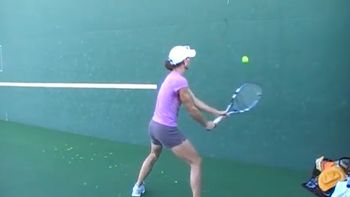 la mejor doblista del mundo se enfrenta contra el fronton la mejor doblista del mundo se enfrenta contra el fronton