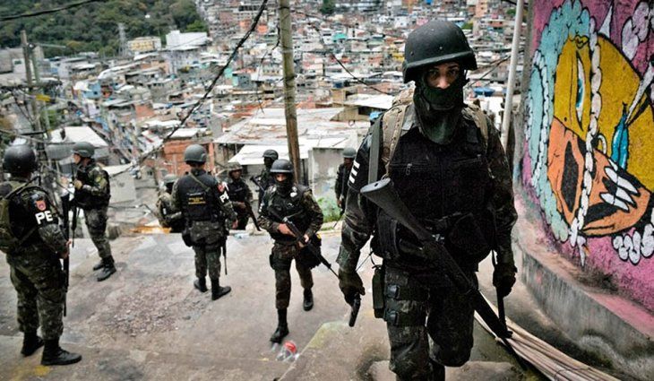 Río de Janeiro: impactantes imágenes del brutal operativo policial que dejó más de 20 muertos en una favela