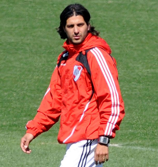 Almeyda habla de principios, pero actúa de otra manera