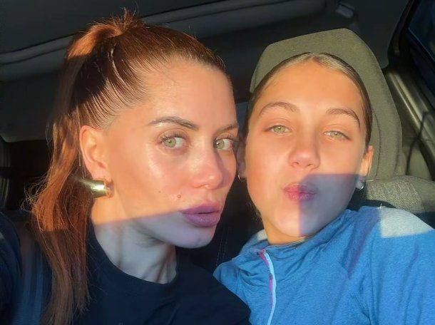 Piden que la exmujer de El Polaco sea inhabilitada para manejar por poner a su hija de 12 años al volante