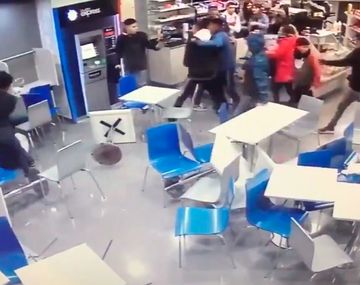 VIDEO: Batalla campal en una estación de servicio de Ezpeleta