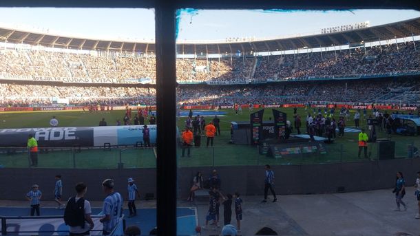 Traicionera, el tema elegido en el Cilindro, en la previa de Racing vs. River: ¿dedicado?