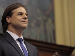 El presidente uruguayo obtuvo una aprobación del 44% según la encuesta de Opción Consultores. El presidente uruguayo obtuvo una aprobación del 44% según la encuesta de Opción Consultores.